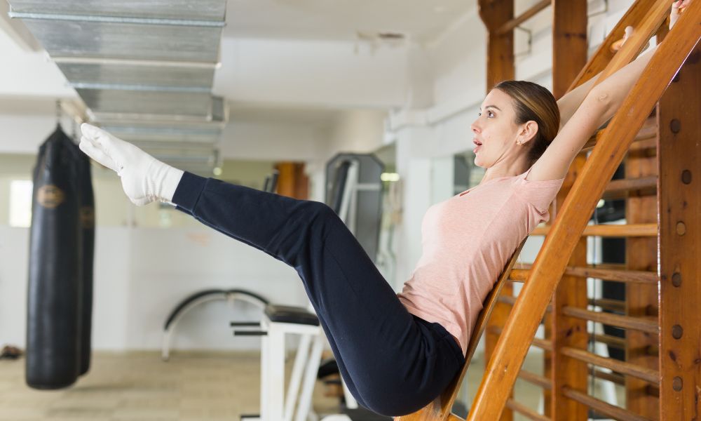 Wood vs. Metal – Which Stall Bar Is Right for You?